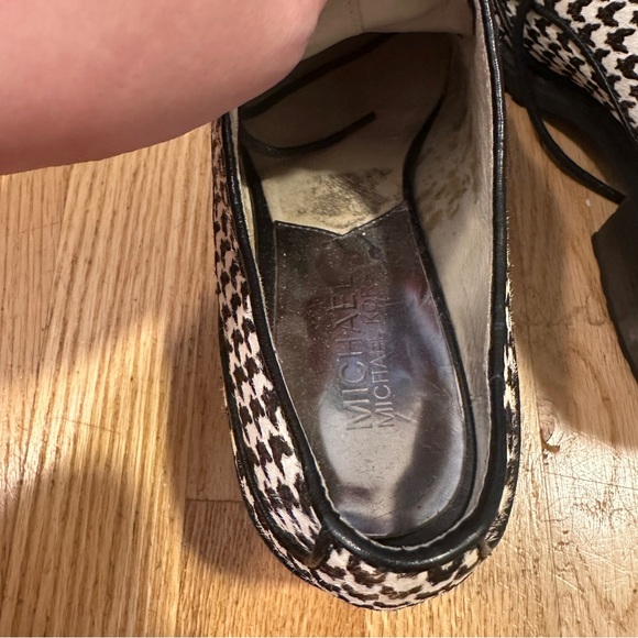 MICHAEL Michael Kors Black/Brown and White Lace Up Heel Calf Hair Oxfords Sz7 - Picture 7 of 10